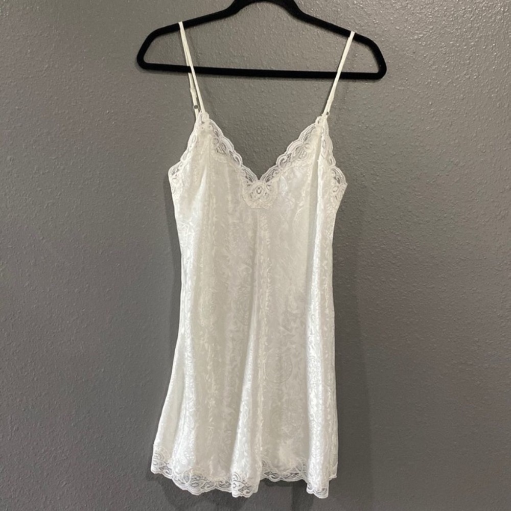 Victoria's Secret Vintage Gold Label Chemise P